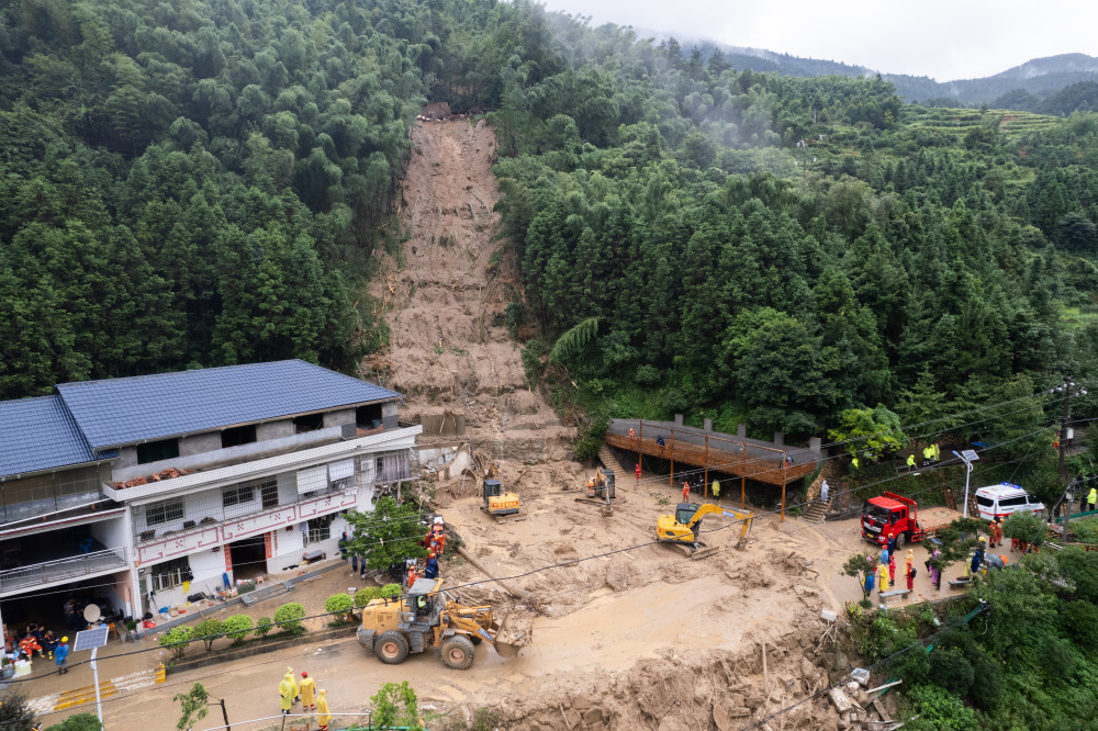 湖南山体滑坡事件，灾难挑战与应对策略